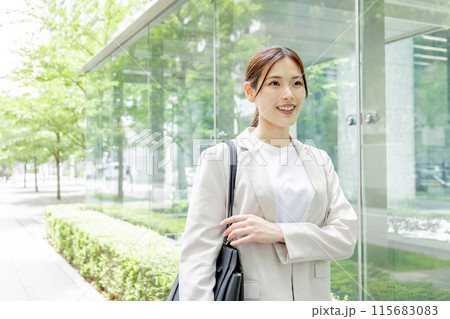 女性　ビジネス　通勤　ビジネス 115683083