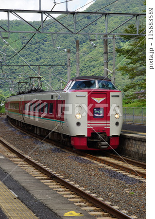 伯備線の風景　381系　特急やくも（備中川面駅） 115683589