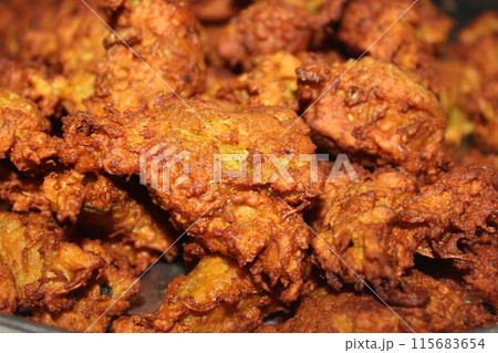 A picture of pakora with selective focus 115683654