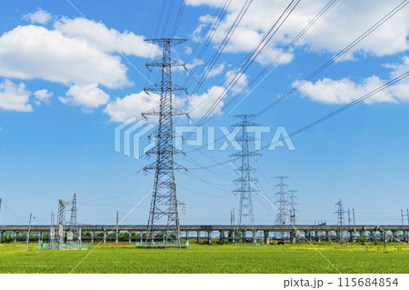 新幹線 送電線 鉄塔 新幹線 送電線 鉄塔 115684854