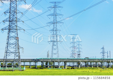 新幹線 送電線 鉄塔 新幹線 送電線 鉄塔 115684858