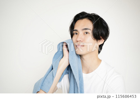 ポートレート　男性　メンズビューティー 115686453