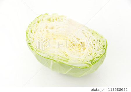 半分に切ったキャベツ 半分に切ったキャベツ 115688632