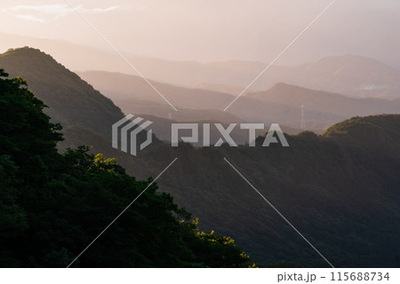 群馬県赤城山・鳥居峠からの夜明け 群馬県赤城山・鳥居峠からの夜明け 115688734