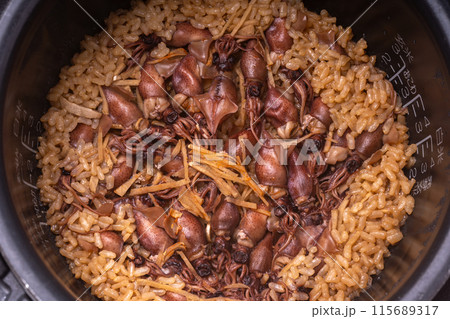 ほたるいかの炊き込みご飯 ほたるいかの炊き込みご飯 115689317
