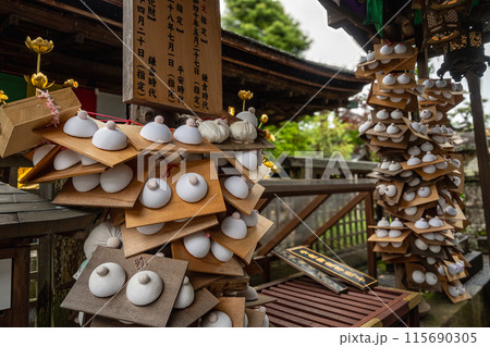 世界遺産 高野山の入口 女人高野慈尊院に奉納された乳房形絵馬 世界遺産 高野山の入口 女人高野慈尊院に奉納された乳房形絵馬 115690305