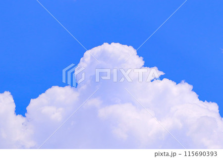 青空と白い雲・背景素材 青空と白い雲・背景素材 115690393