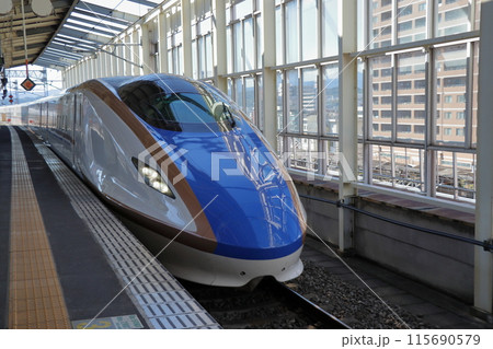 駅に到着する新幹線 《群馬》 駅に到着する新幹線 《群馬》 115690579