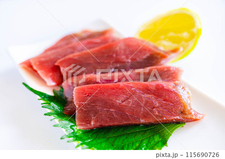 刺身用トルコ産養殖本マグロ 刺身用トルコ産養殖本マグロ 115690726