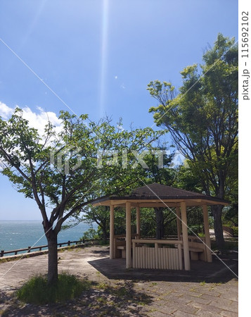 海の見えるあずま屋@神戸須磨浦公園 海の見えるあずま屋@神戸須磨浦公園 115692102