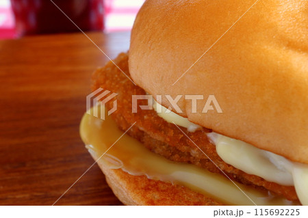 フィッシュバーガーとコーラ フィッシュバーガーとコーラ 115692225