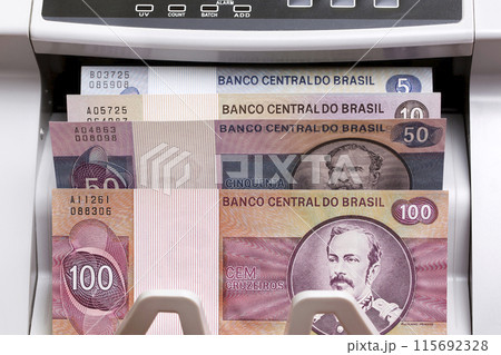 Brazilian cruzeiro in the counting machine 115692328