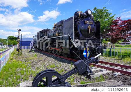 白老駅北広場に保存された蒸気機関車(D51 333) 白老駅北広場に保存された蒸気機関車(D51 333) 115692648