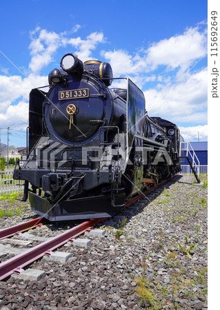 白老駅北広場に保存された蒸気機関車（D51 333） 115692649