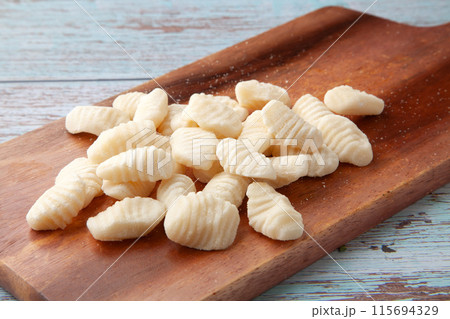 ニョッキ ニョッキ 115694329