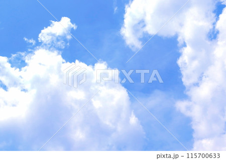 青空と白い雲・背景素材 青空と白い雲・背景素材 115700633