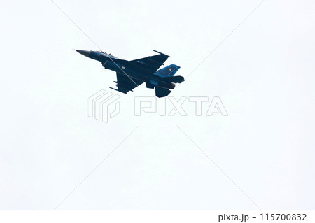 F-2　戦闘機の低空飛行 115700832