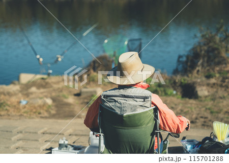 コイ釣り 115701288