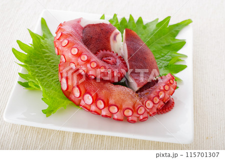 美味しそうにボイルされた真だこの足 美味しそうにボイルされた真だこの足 115701307