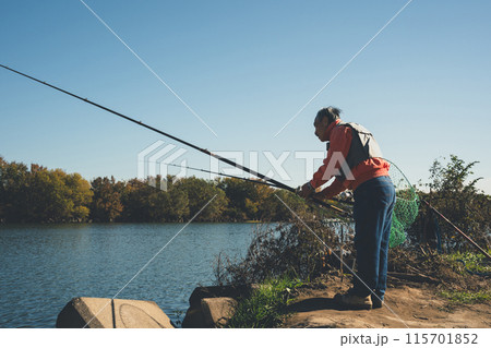 コイ釣り 115701852