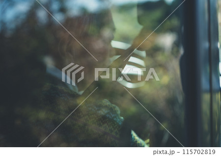 高齢運転者 115702819