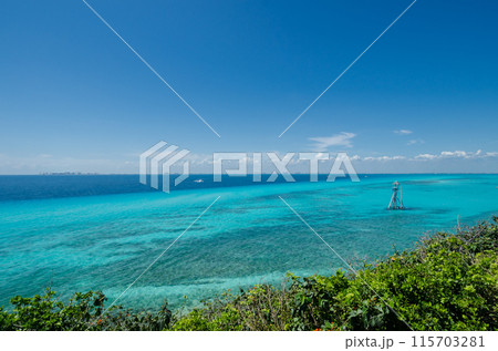 Scenic view of the caribbean sea from Isla Mujeres cliff 115703281