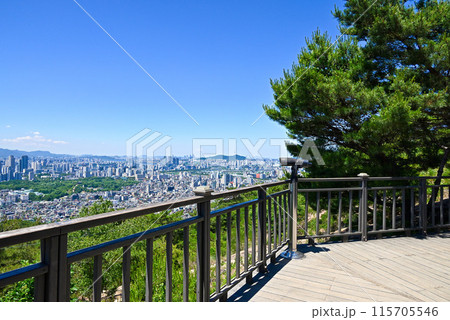 峨嵯山(アチャサン)登山道から見るソウルの町並み【韓国/九里市】 115705546