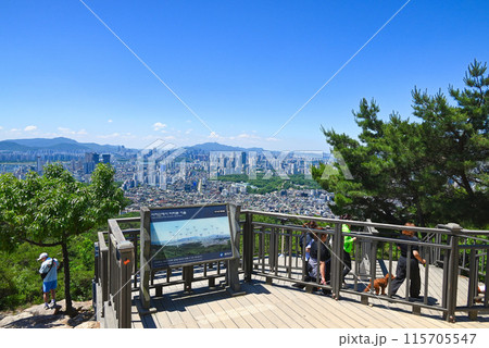 峨嵯山(アチャサン)登山道にある展望台【韓国/九里市】 峨嵯山(アチャサン)登山道にある展望台【韓国/九里市】 115705547