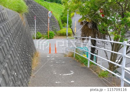 千葉県流山市の急な坂 115709116