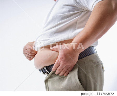 メタボリックシンドロームの男性がお腹の贅肉をつまむ,Generative AI AI画像 メタボリックシンドロームの男性がお腹の贅肉をつまむ,Generative AI AI画像 115709672