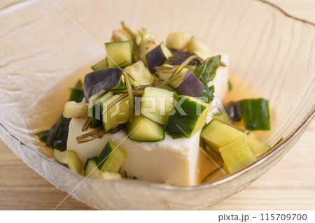 豆腐の夏野菜のせ 115709700