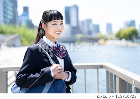 制服を着た女子高生 115710728