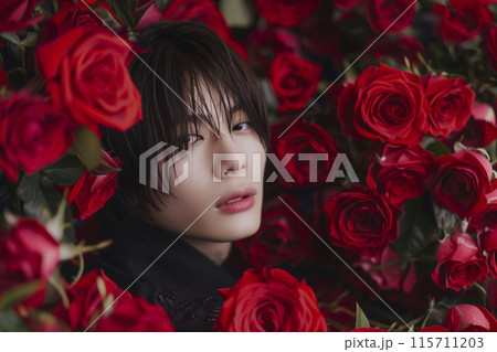 赤いバラの花に囲まれた美男子 115711203