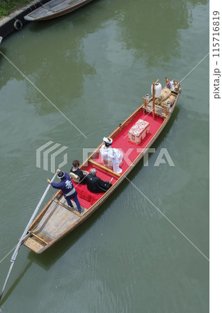 潮来花嫁さんの嫁入り舟 115716819