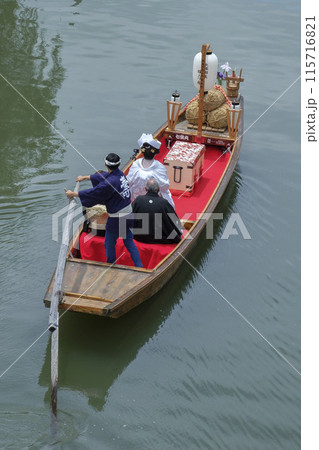 潮来花嫁さんの嫁入り舟 潮来花嫁さんの嫁入り舟 115716821
