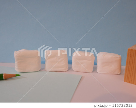 キューブ　4個　テキストスペース　アイキャッチ画像 115722012