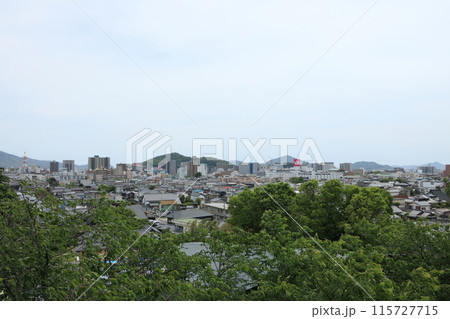 防府天満宮の春風楼から一望する防府市街地(防府駅方向) 防府天満宮の春風楼から一望する防府市街地(防府駅方向) 115727715