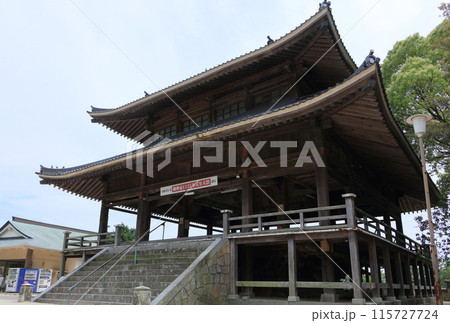 防府天満宮境内西側の春風楼(楼閣式の参籠所) 防府天満宮境内西側の春風楼(楼閣式の参籠所) 115727724