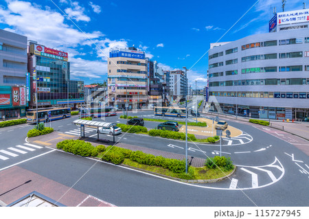 日本の横浜都市景観 横浜市緑区の中山駅前などを望む 115727945