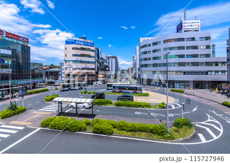 日本の横浜都市景観 横浜市緑区の中山駅前などを望む 日本の横浜都市景観 横浜市緑区の中山駅前などを望む 115727946