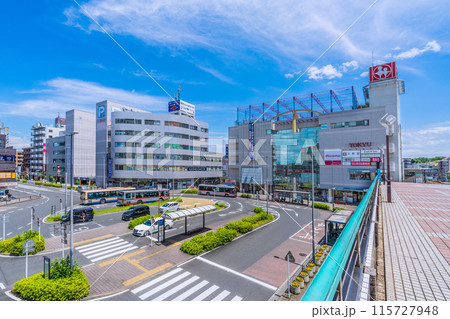 日本の横浜都市景観 横浜市緑区の中山駅前などを望む 115727948