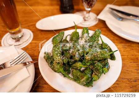 スペインのパドロン 115729259