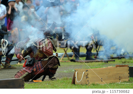岡山城鉄砲隊　古式砲術演武　明石公園　時のウィーク 115730082