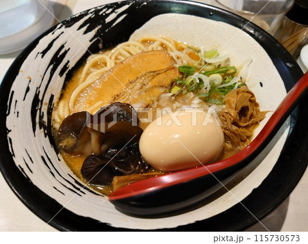 温かいラーメン 温かいラーメン 115730573