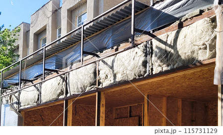 Construction of a street shopping pavilion for a store, all stages of construction, detailed overview Construction of a street shopping pavilion for a store, all stages of construction, detailed overview 115731129