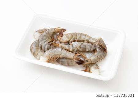 白背景にバナメイエビ 115733331