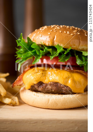 ハンバーガー ハンバーガー 115743404