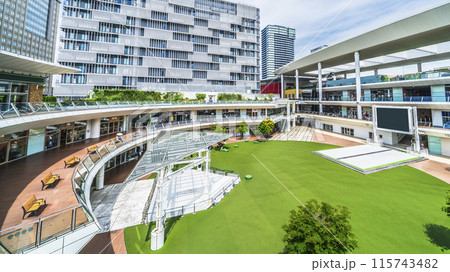 川崎市の都市景観 川崎駅西口 ラゾーナ川崎プラザの中央広場【神奈川県】 川崎市の都市景観 川崎駅西口 ラゾーナ川崎プラザの中央広場【神奈川県】 115743482
