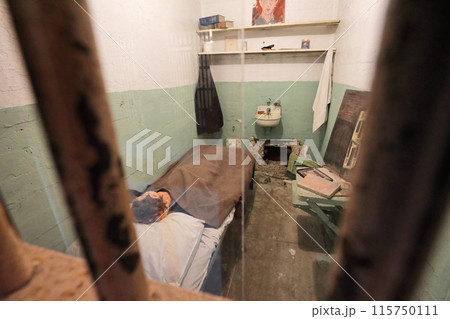 アルカトラズ島旧刑務所館内、囚人が暮らした部屋 アメリカ合衆国