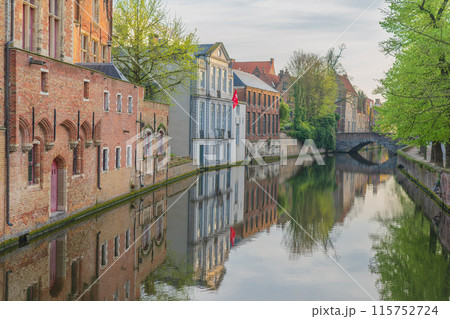 ベルギー ブルージュ 運河 街並み ベルギー ブルージュ 運河 街並み 115752724